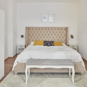  Apartmán And Cozy Right At Tv Tower