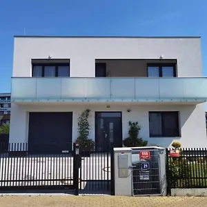  Villa Yipin